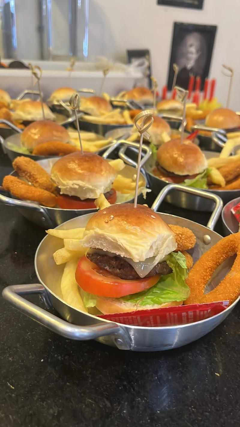 Buffet a domicílio,rodízio de mini hambúrguer artesanal