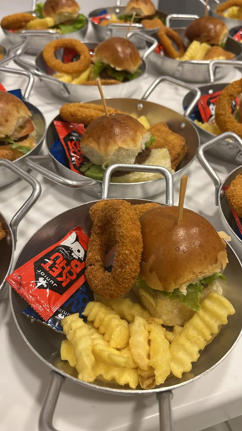 Buffet a domicílio,rodízio de mini hambúrguer artesanal